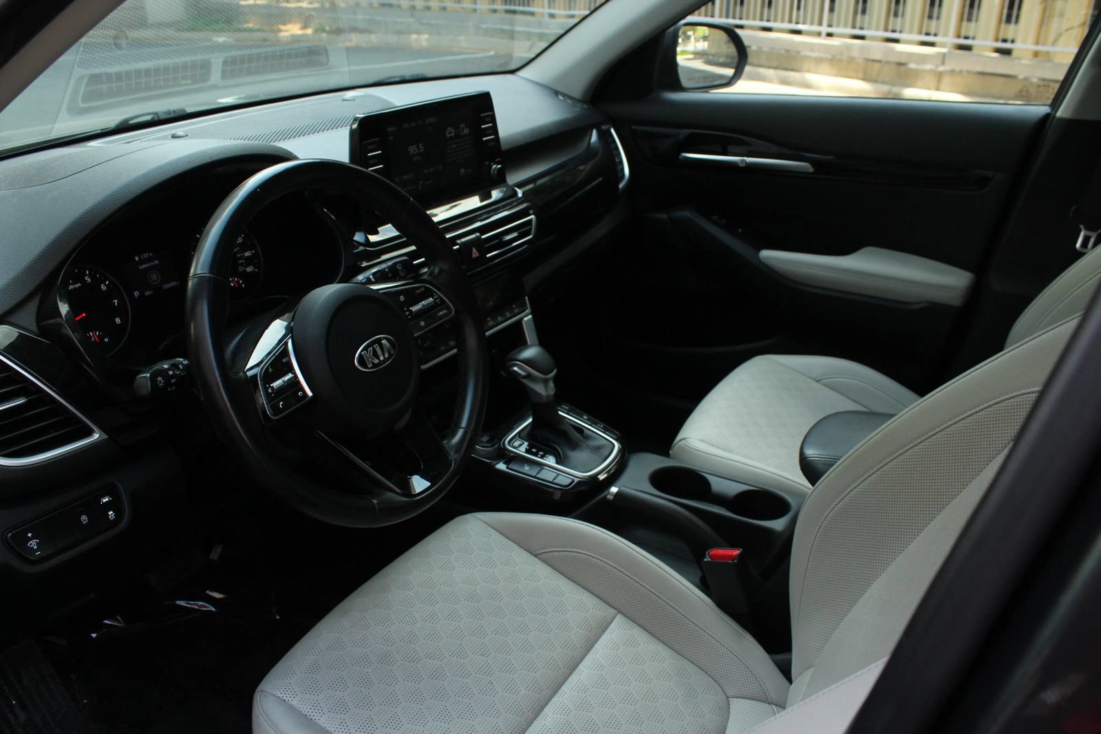 Used 2021 Kia Seltos EX AWD/4WD image 13