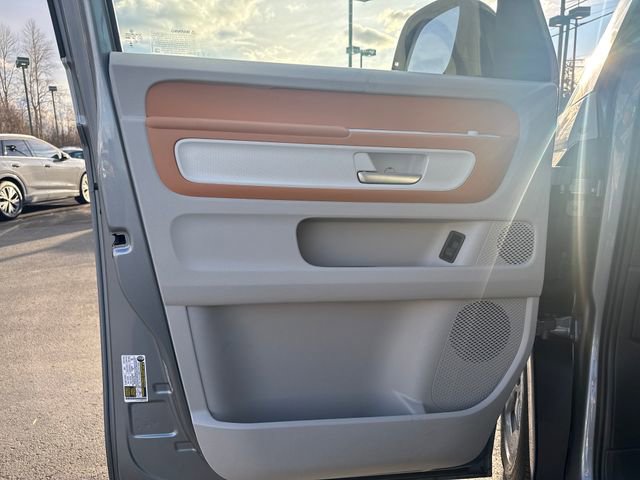 Used 2025 Volkswagen ID. Buzz 1st Edition image 20