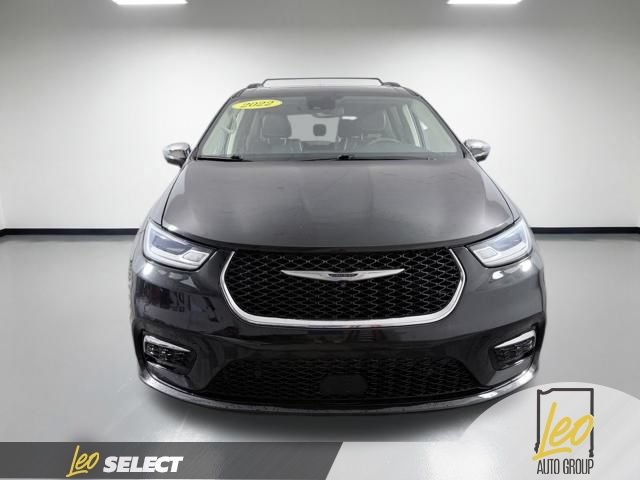 Used 2022 Chrysler Pacifica Limited FWD image 2