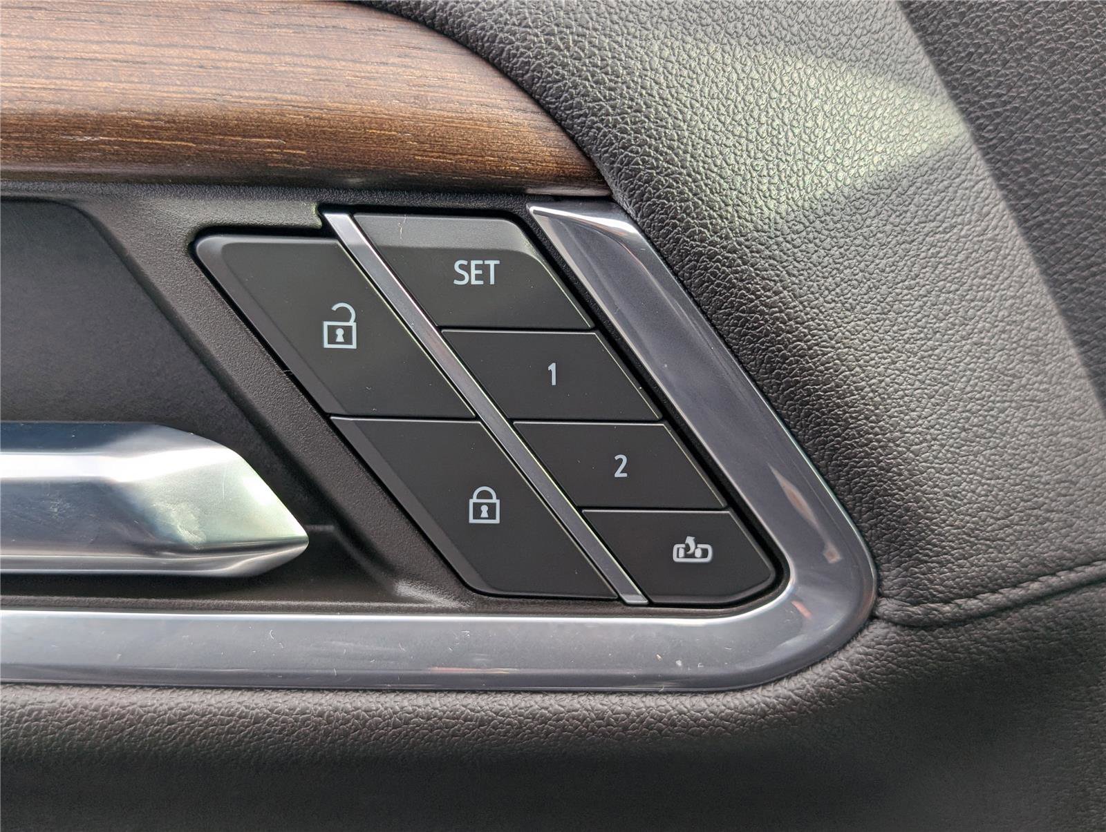 Used 2024 Chevrolet Silverado 3500 High Country w/ High Country Premium Package image 21