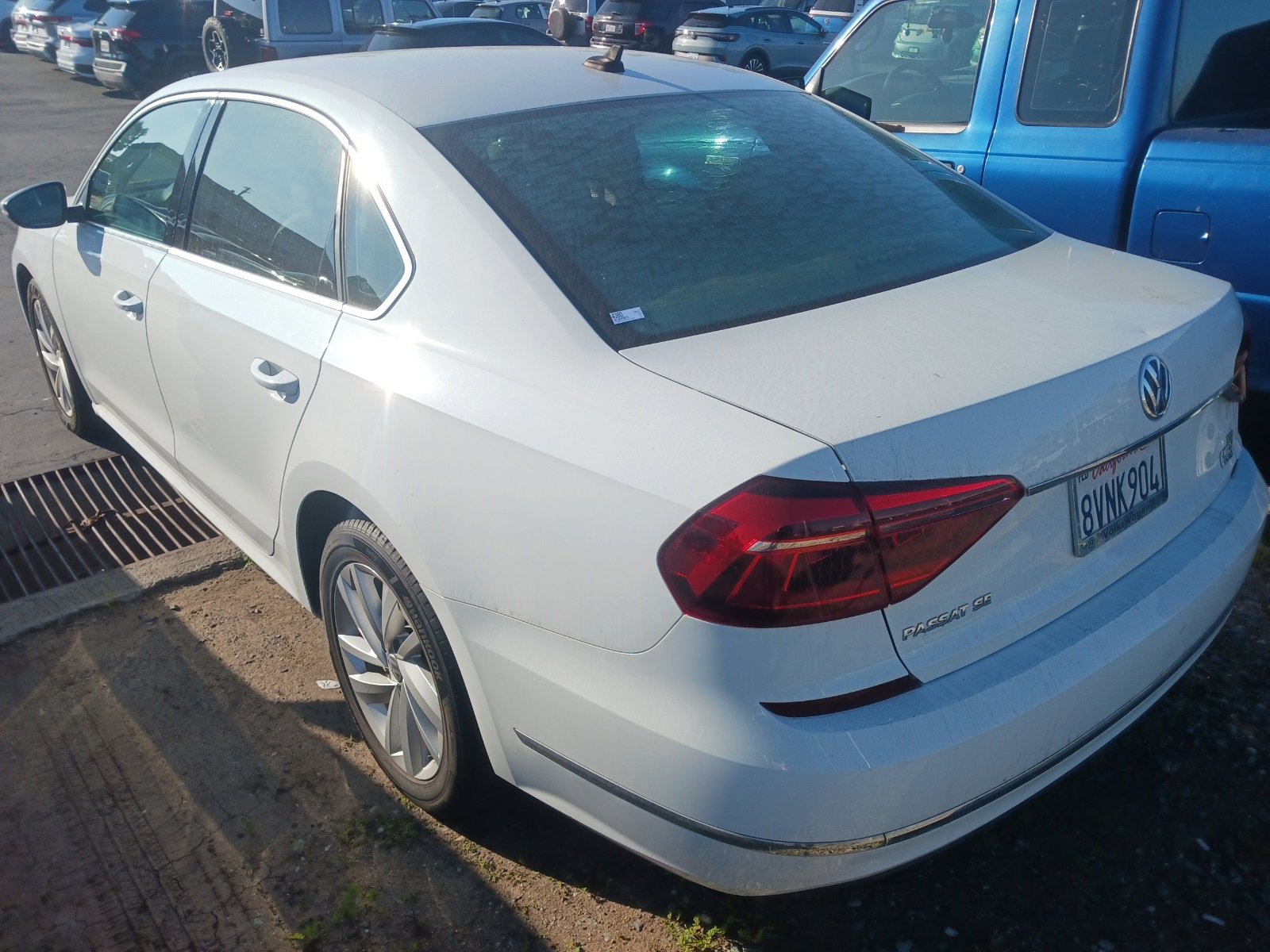 Used 2018 Volkswagen Passat 2.0T SE image 4