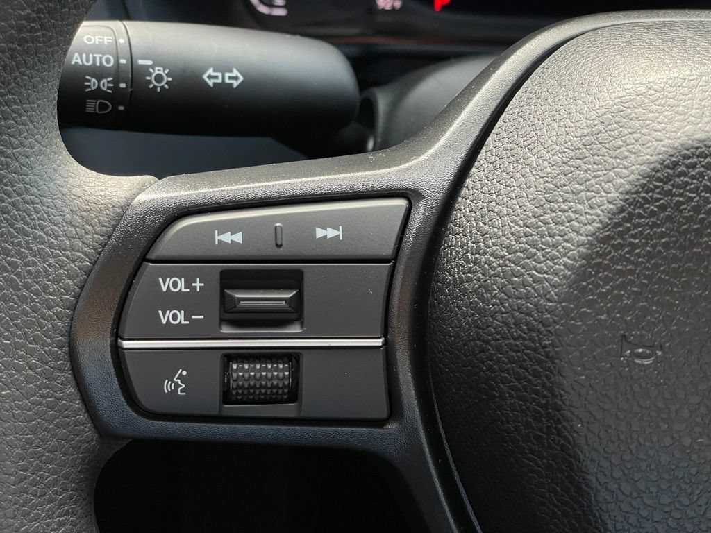 Certified 2025 Honda Accord LX image 15