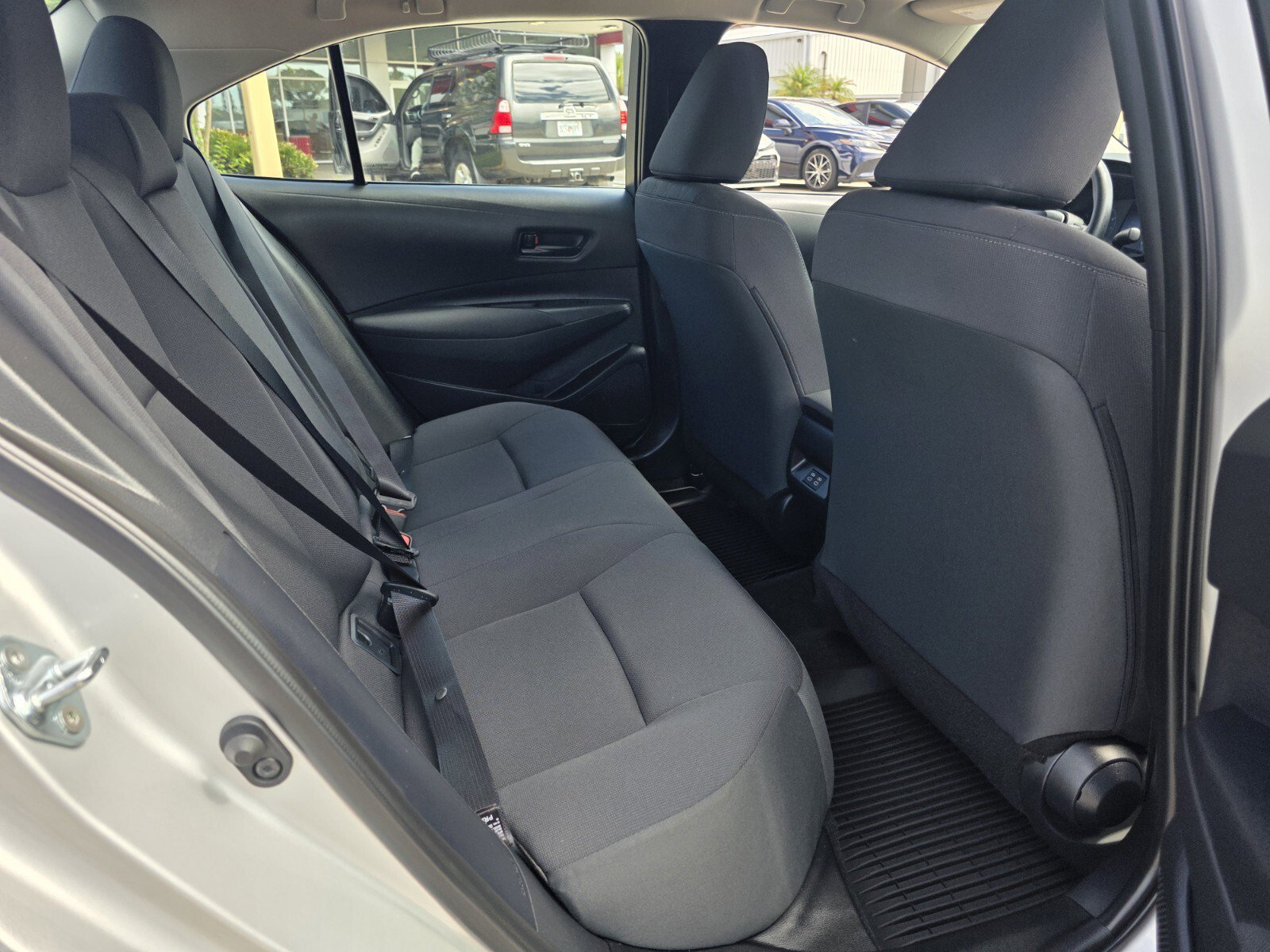 Used 2025 Toyota Corolla LE FWD image 13