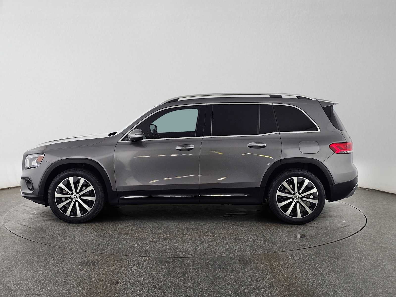 Used 2022 Mercedes-Benz GLB 250 image 6