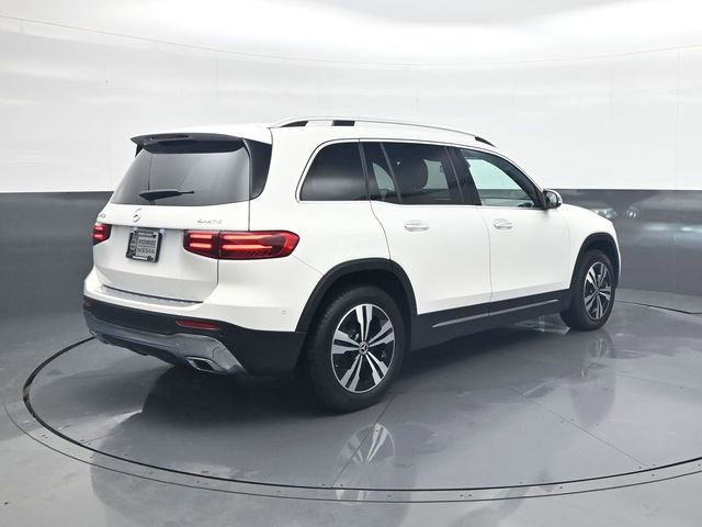 Used 2025 Mercedes-Benz GLB 250 4MATIC image 8