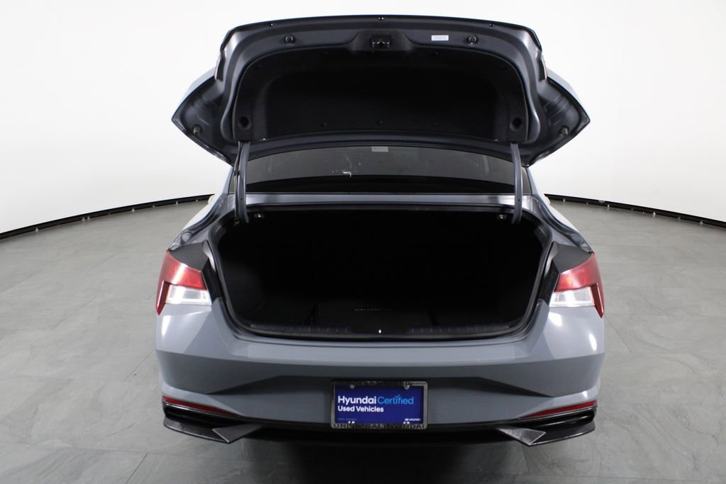 Certified 2022 Hyundai Elantra SEL w/ Convenience Package FWD image 17