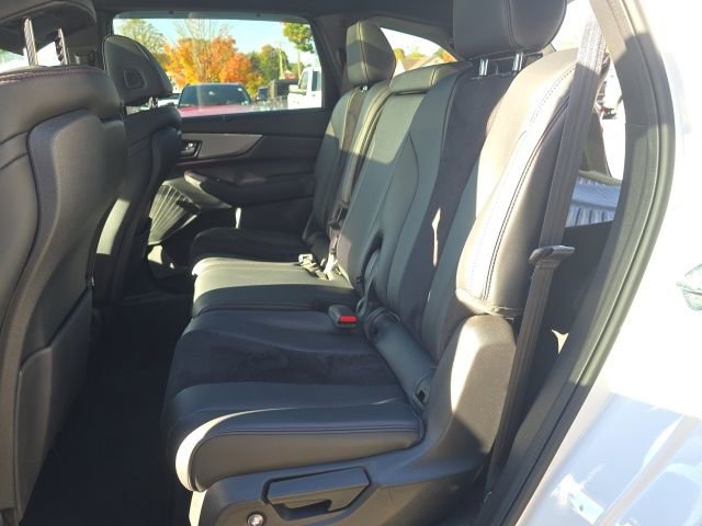 Used 2023 Acura MDX A-Spec image 26