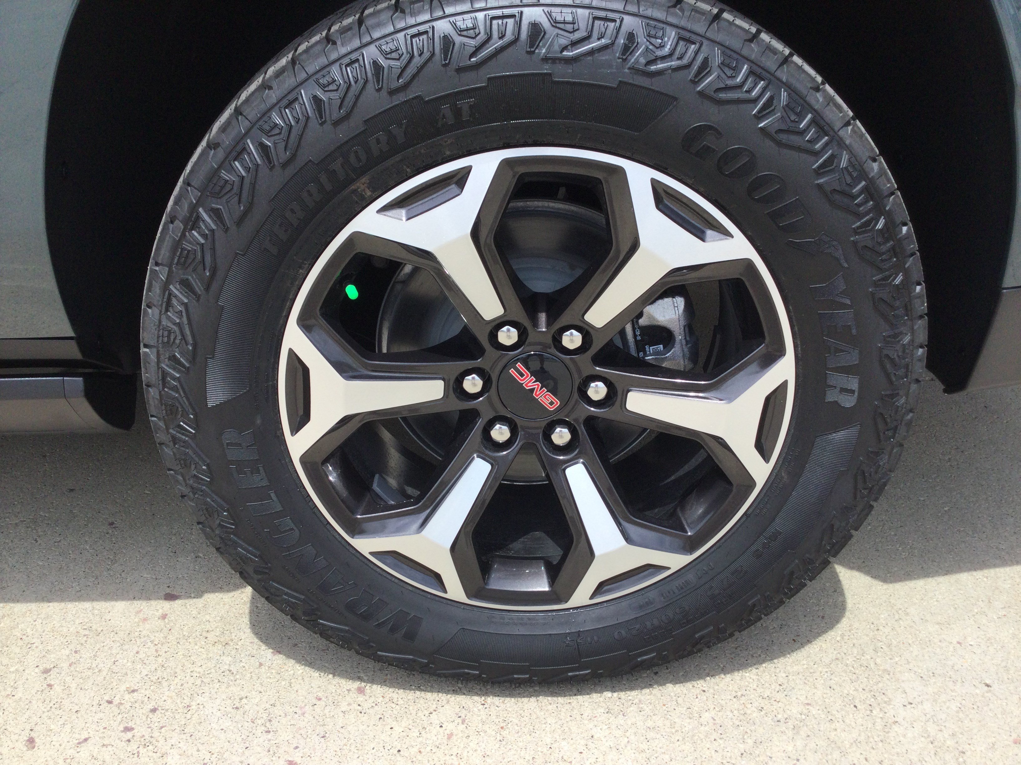 New 2026 GMC Yukon XL AT4 Ultimate AWD/4WD image 5