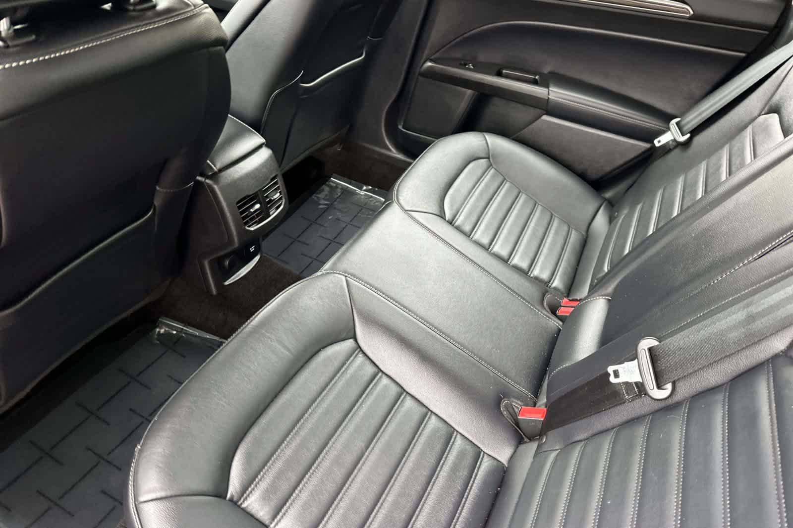 Used 2017 Ford Fusion Energi SE FWD image 4