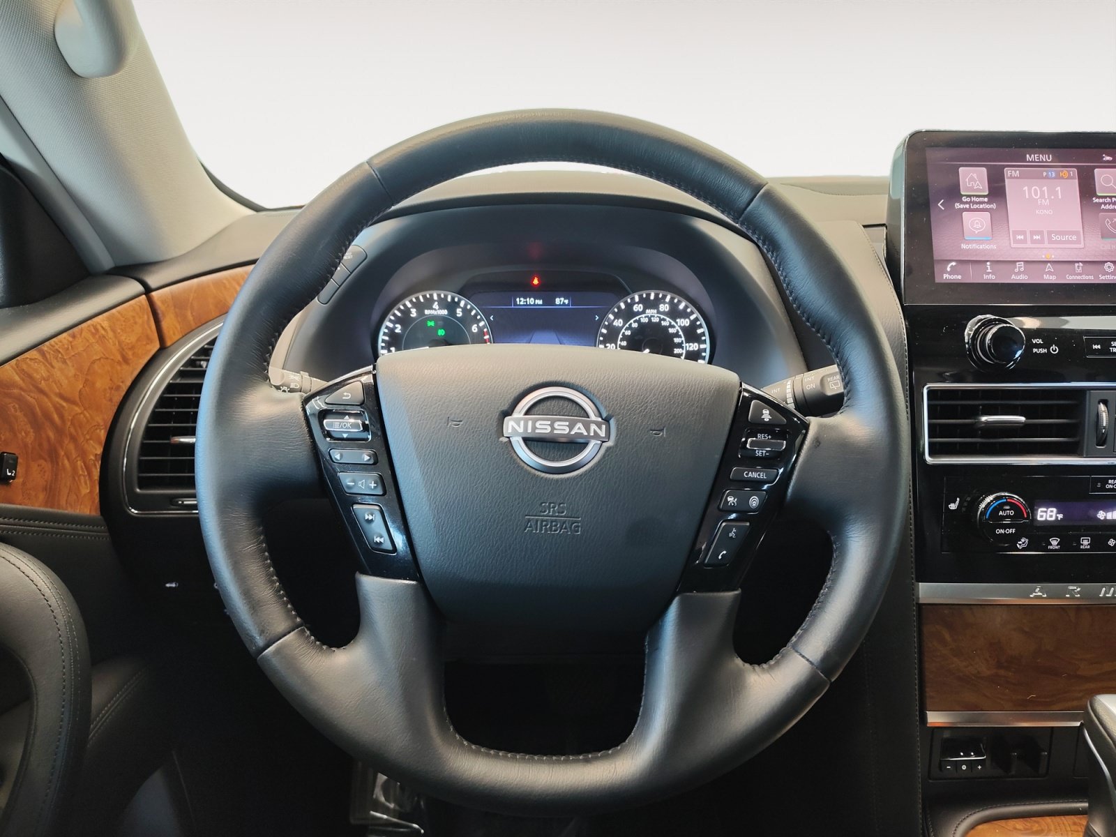 Used 2023 Nissan Armada SL w/ Captain's Chairs Package RWD image 15