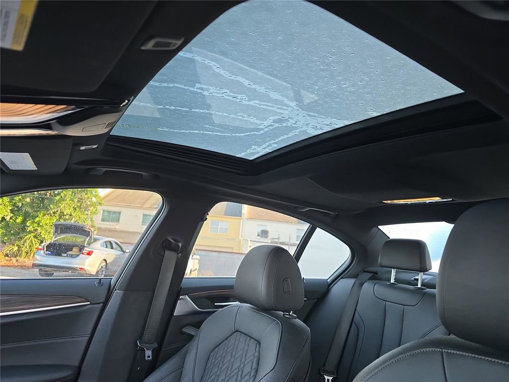 Used 2021 BMW 540i w/ Convenience Package image 22
