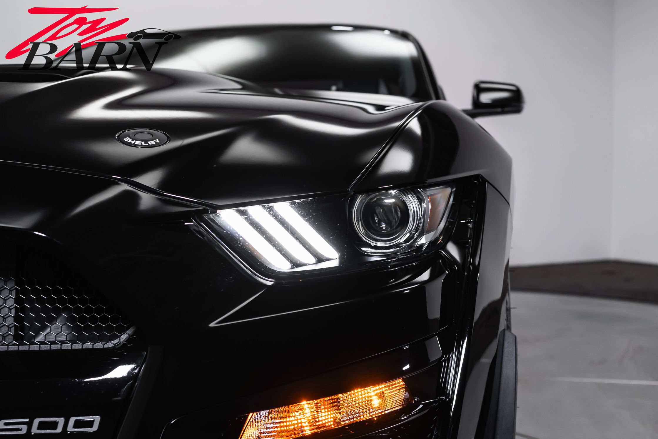 Used 2021 Ford Mustang Shelby GT500 w/ Technology Package RWD image 12