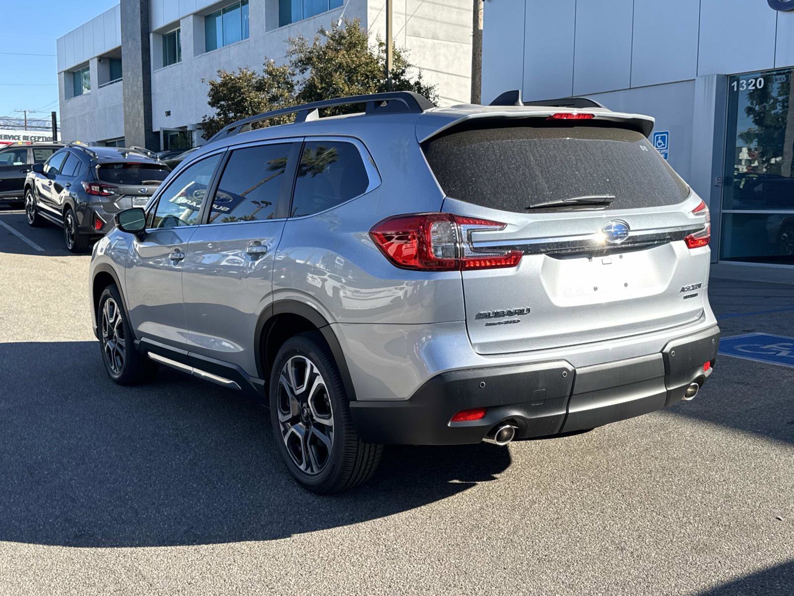 New 2025 Subaru Ascent Limited image 4