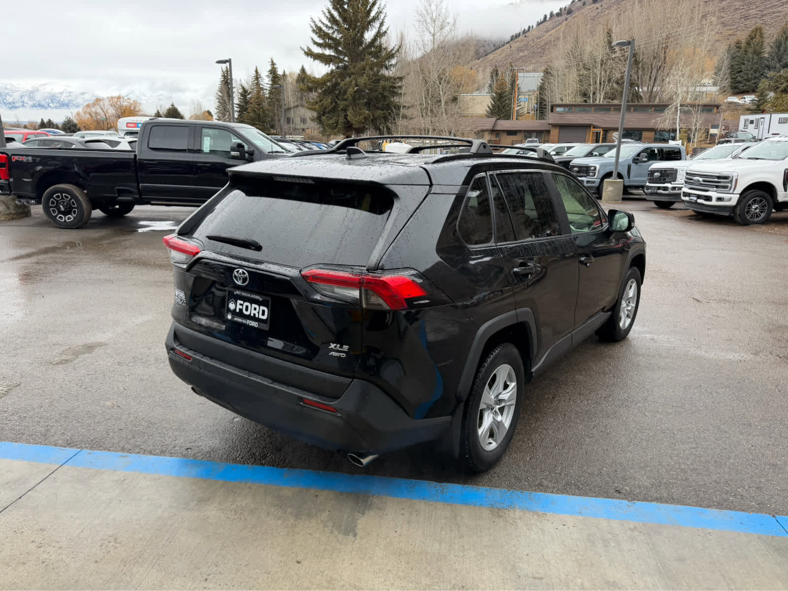 Used 2019 Toyota RAV4 XLE w/ Convenience Package image 11