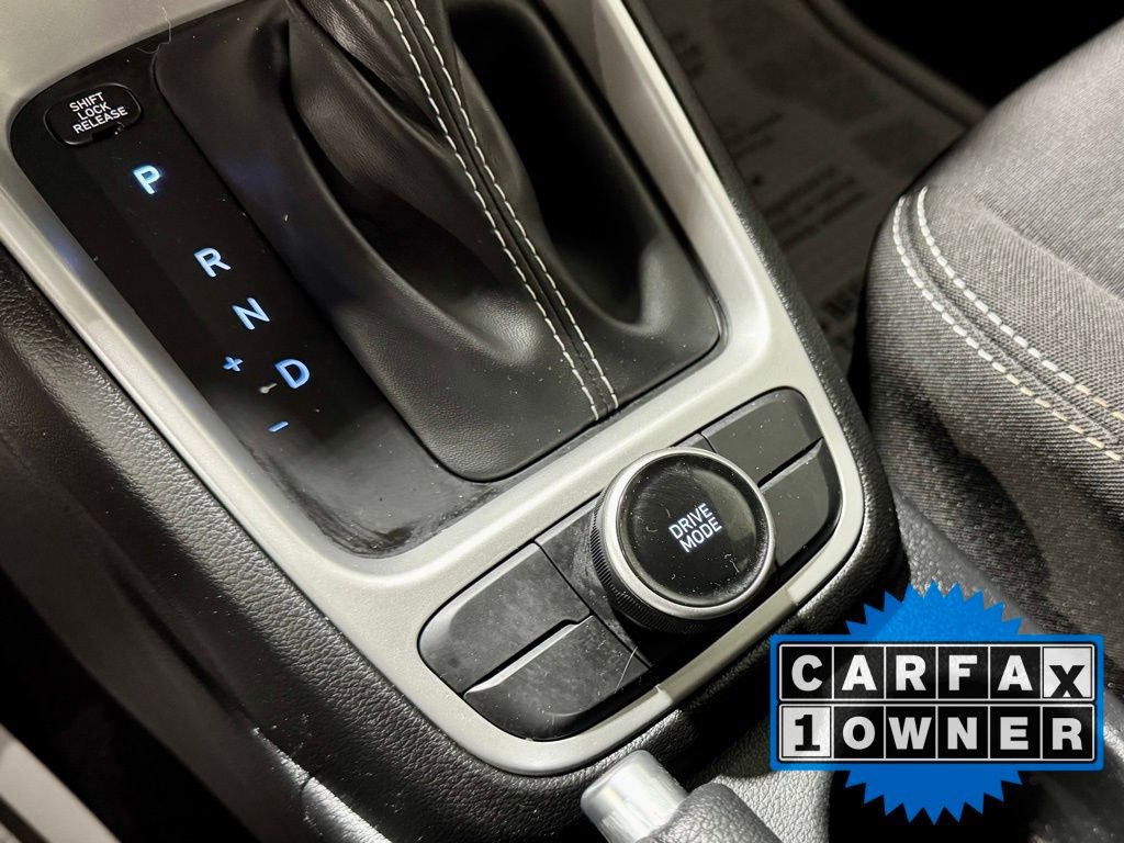 Used 2024 Hyundai Venue SEL image 22