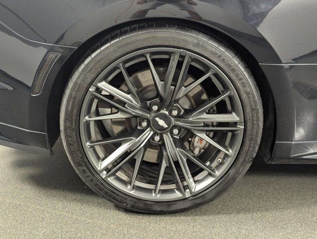 Used 2019 Chevrolet Camaro ZL1 RWD image 14