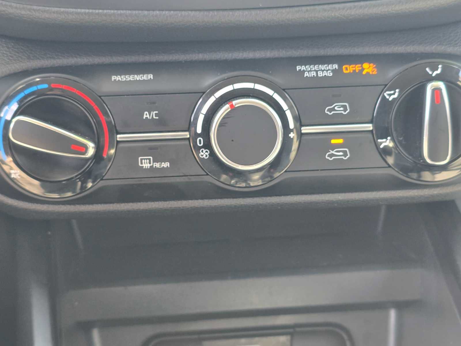 Used 2023 Kia Soul LX FWD image 27