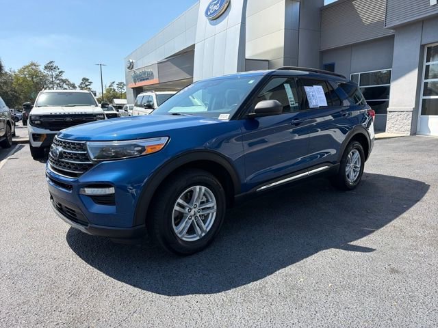 Used 2023 Ford Explorer XLT w/ Equipment Group 202A image 3