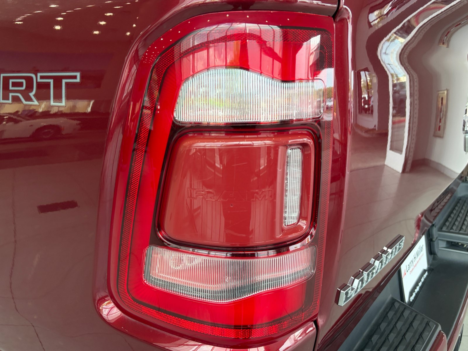 Used 2023 RAM 1500 Laramie AWD/4WD image 27