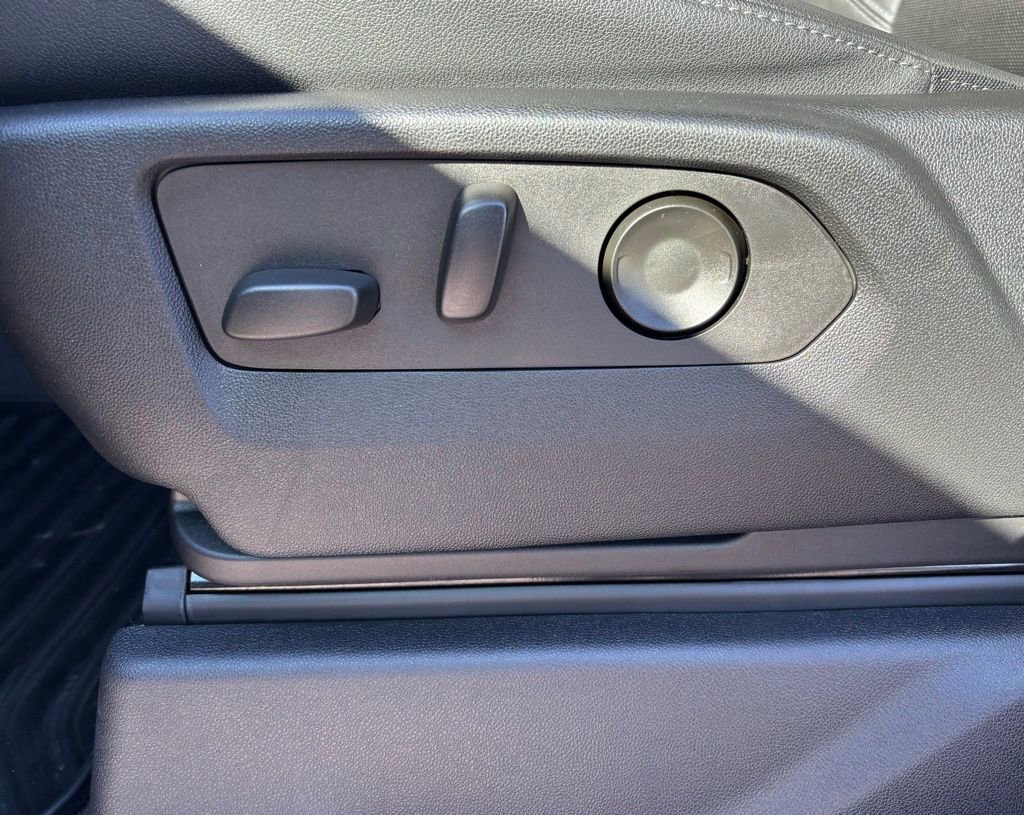 Used 2023 Chevrolet Silverado 1500 LTZ w/ LTZ Convenience Package II image 16