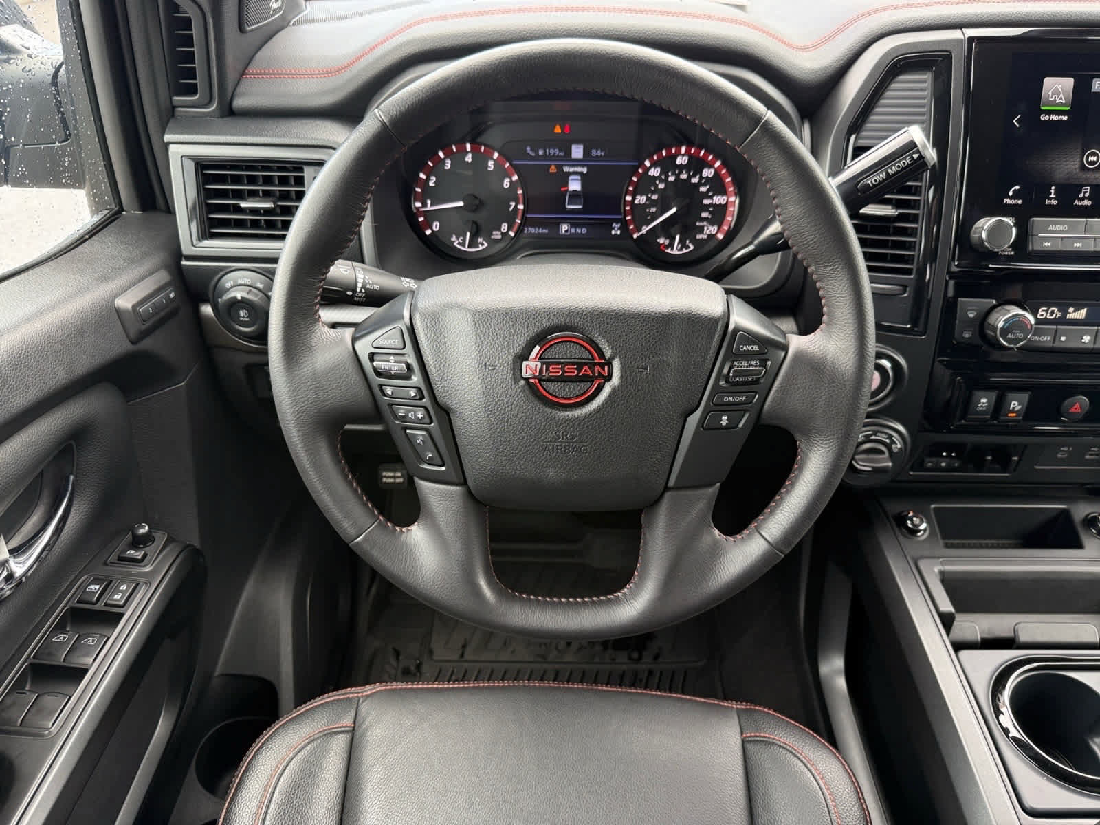 Used 2024 Nissan Titan PRO-4X w/ Pro-4x Convenience Package AWD/4WD image 14