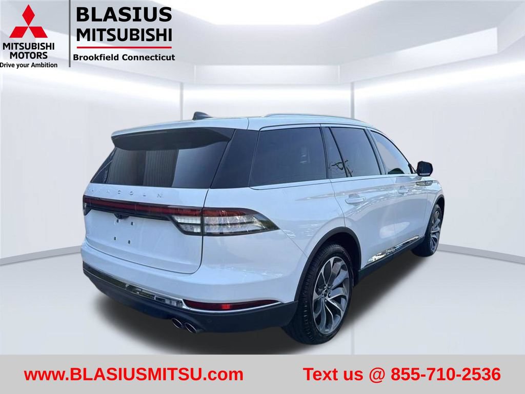 Used 2025 Lincoln Aviator Reserve AWD/4WD image 7