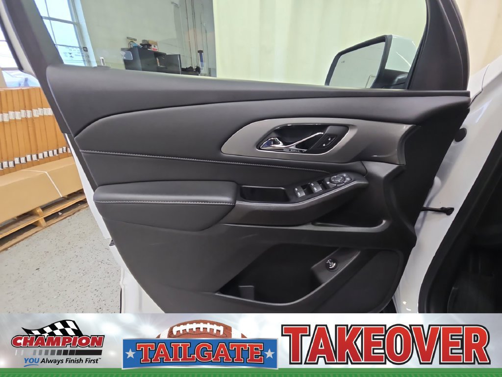 Certified 2024 Chevrolet Traverse LT FWD image 30