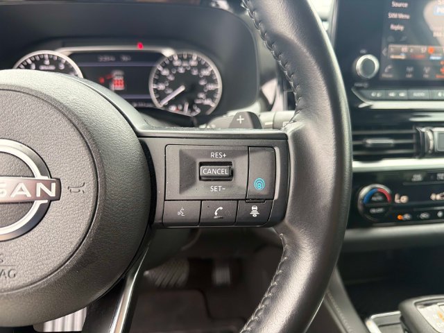 Used 2024 Nissan Pathfinder SV FWD image 27