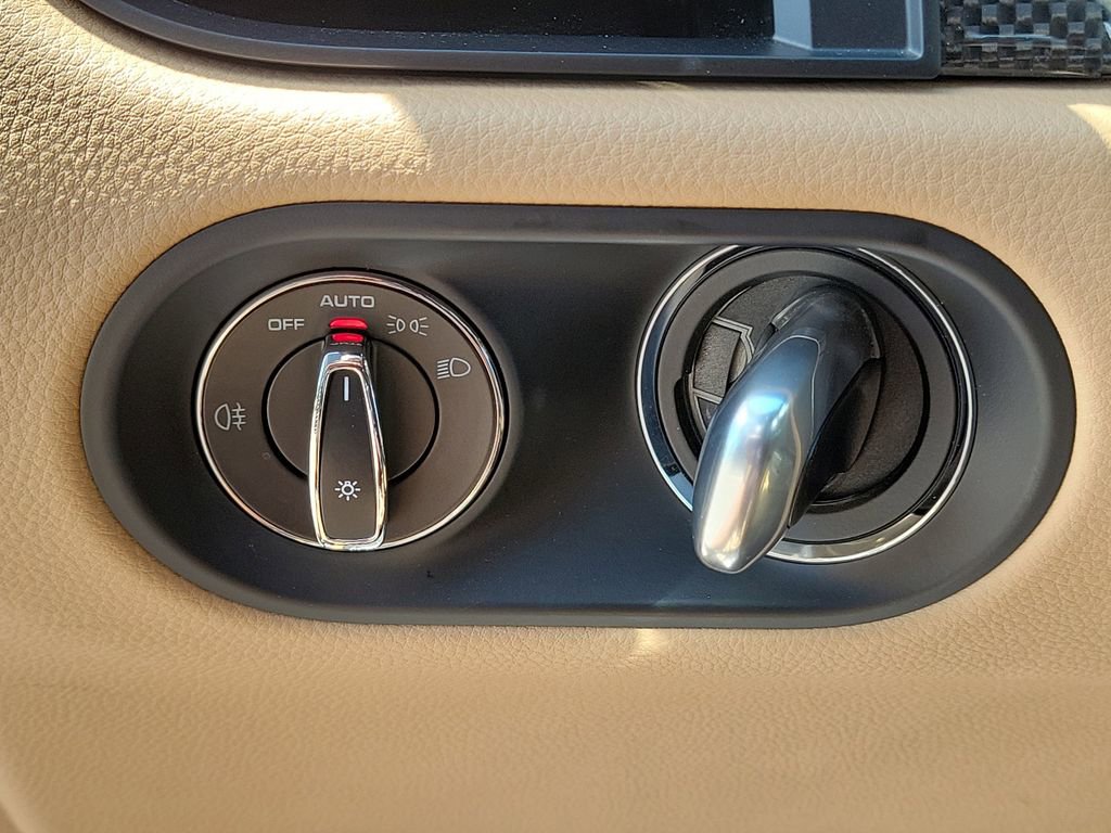 Certified 2022 Porsche Macan image 40