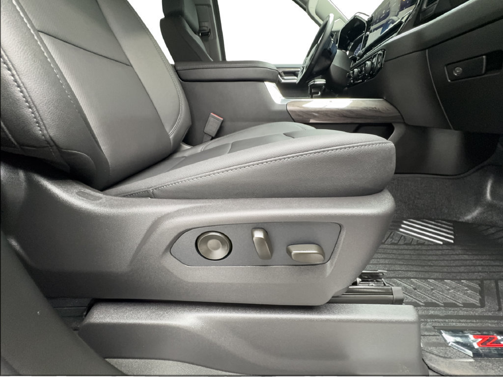 Used 2026 Chevrolet Silverado 1500 LTZ AWD/4WD image 40