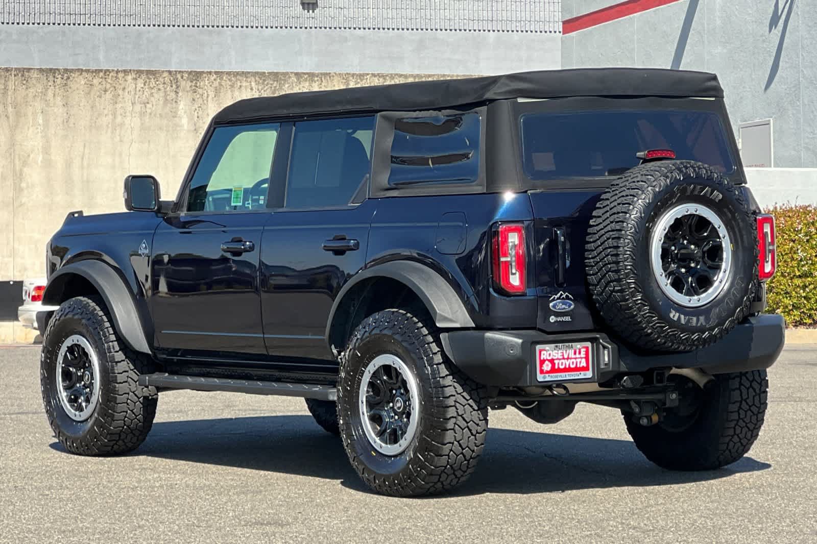 Used 2021 Ford Bronco Outer Banks w/ Sasquatch Package AWD/4WD image 7