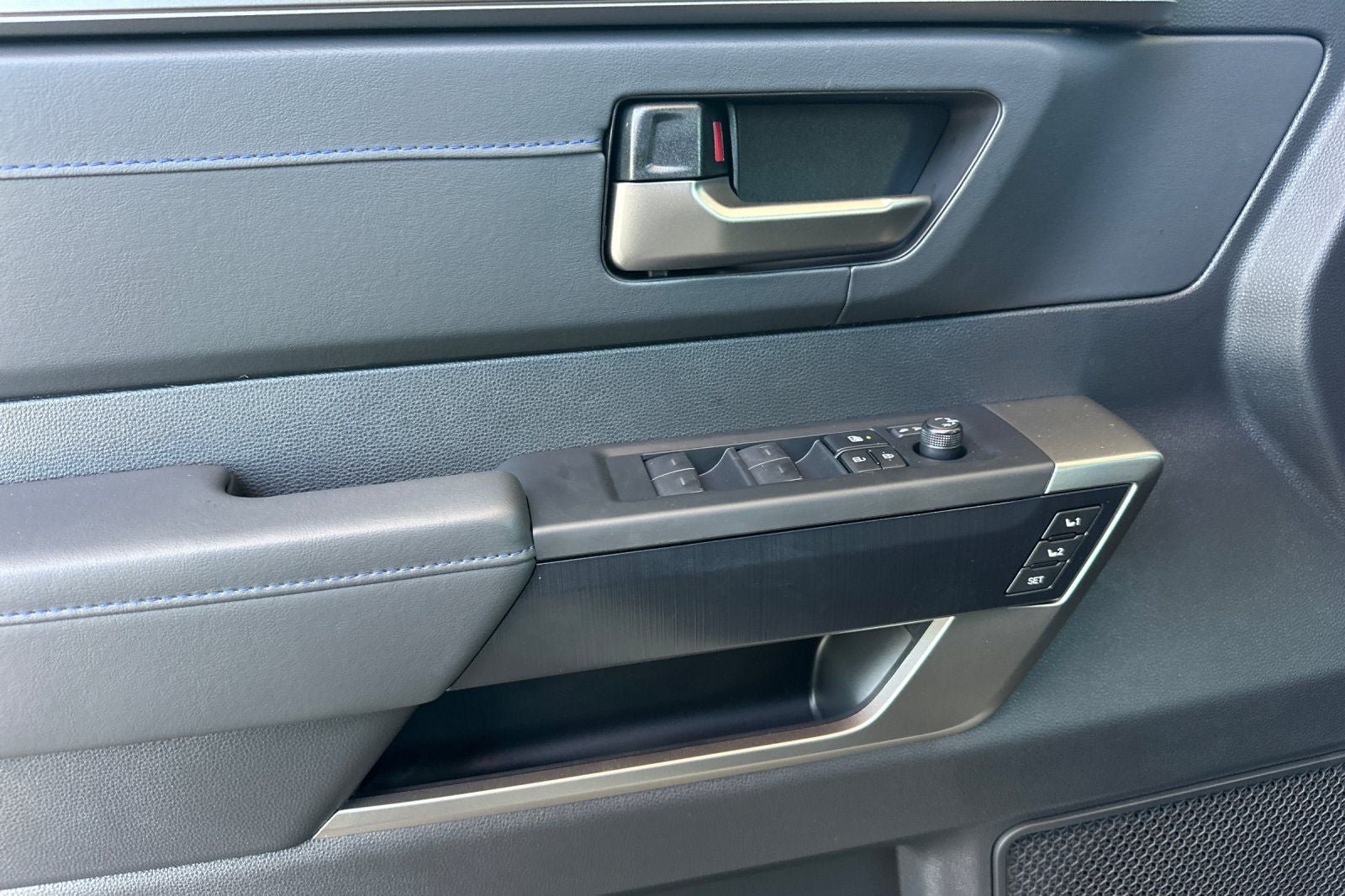 New 2026 Toyota Tundra Platinum AWD/4WD image 12