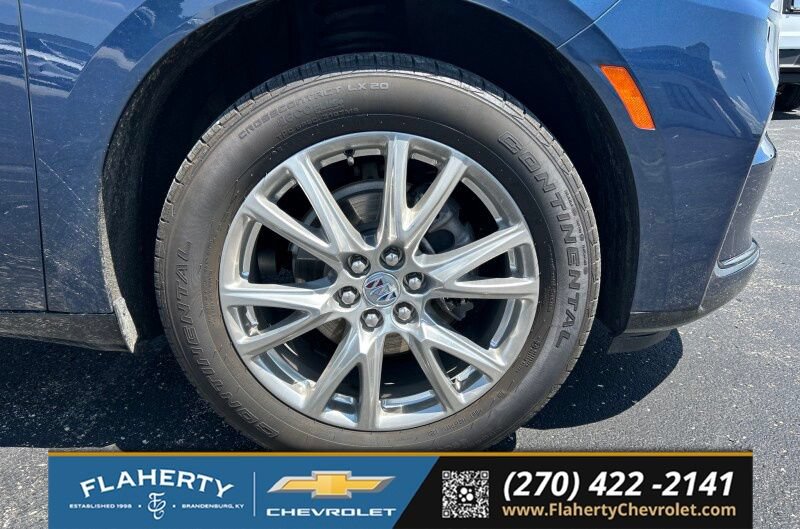 Used 2023 Buick Enclave Essence w/ Experience Buick Package FWD image 9
