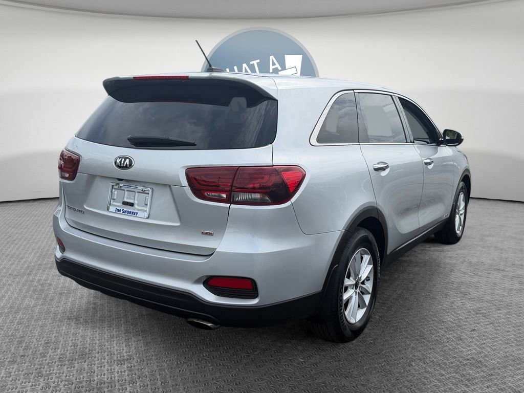 Used 2019 Kia Sorento LX image 3