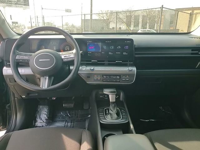 Used 2025 Hyundai Kona SEL image 11