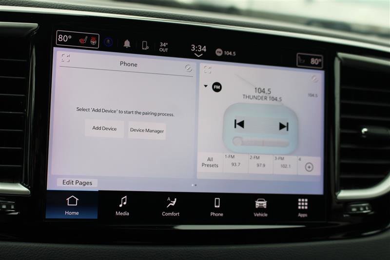 Used 2024 Chrysler Pacifica Touring image 19