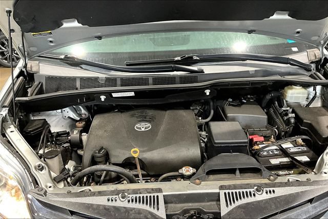 Used 2019 Toyota Sienna XLE FWD image 30