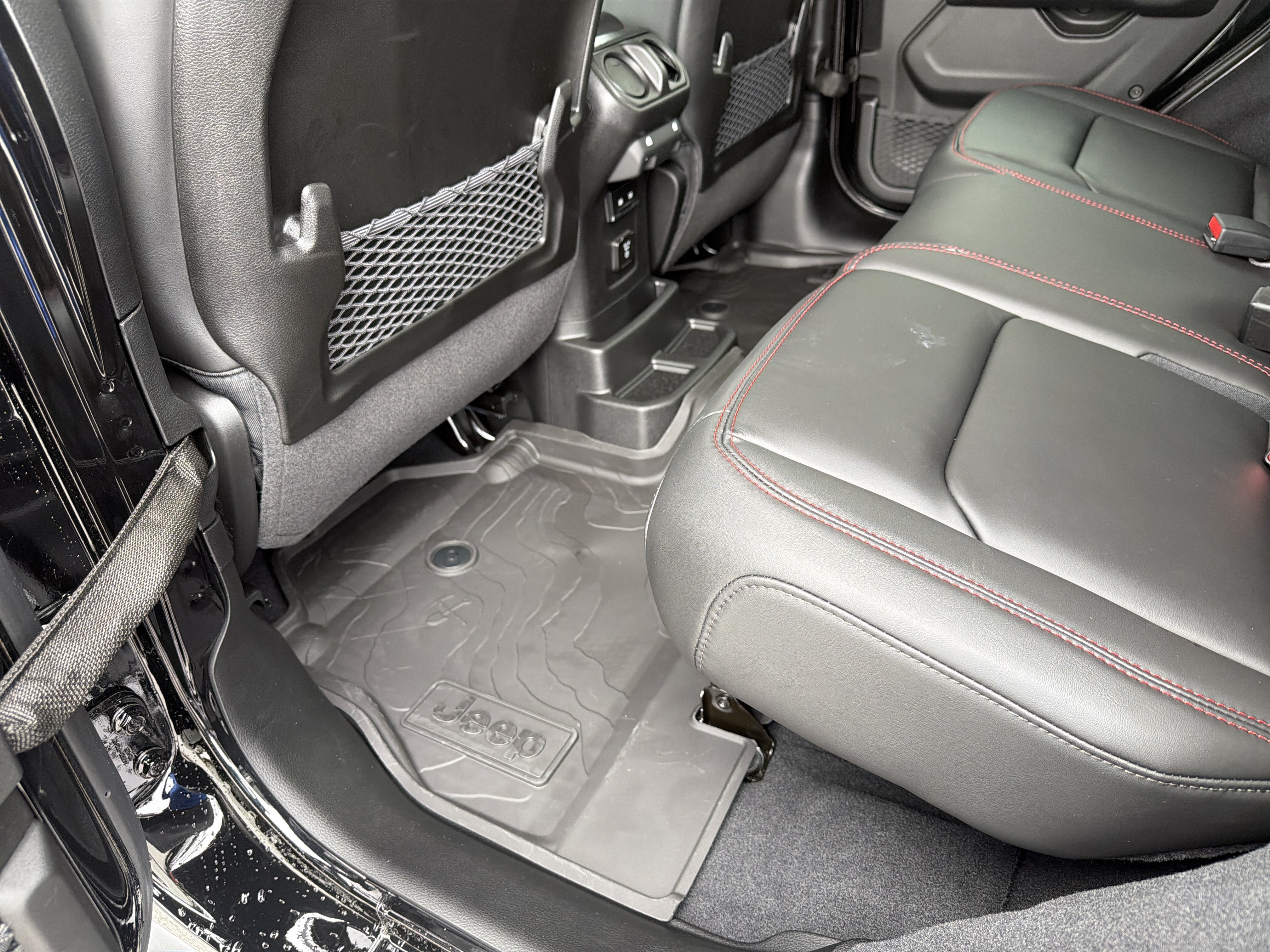 New 2026 Jeep Wrangler Unlimited Rubicon AWD/4WD image 19
