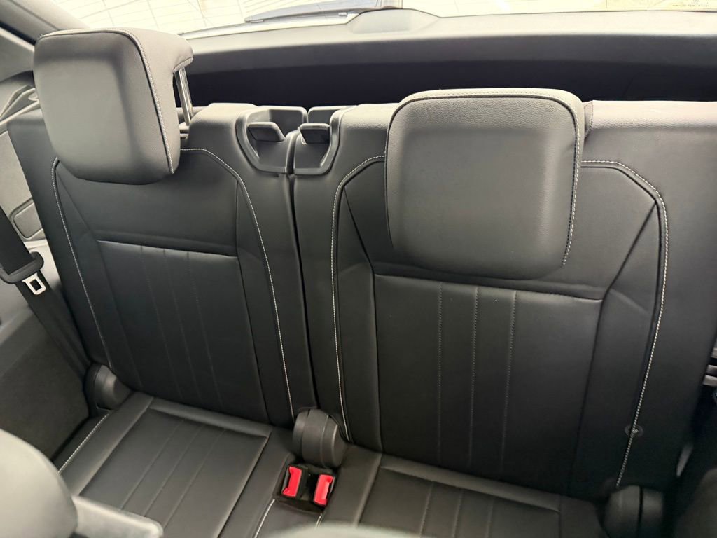 Used 2024 Volkswagen Tiguan SE R-Line image 20