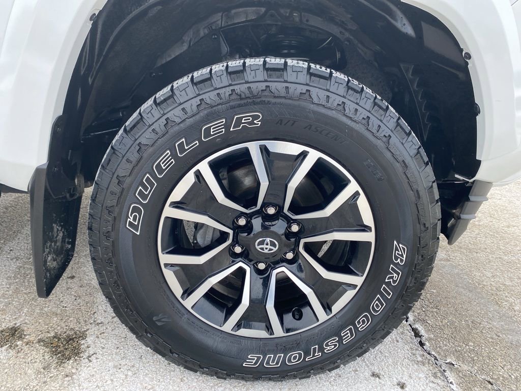 Used 2023 Toyota Tacoma TRD Sport w/ Technology Package image 9