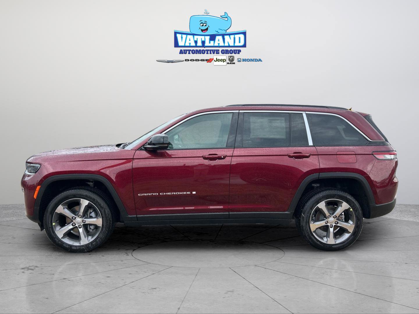 Used 2026 Jeep Grand Cherokee Limited image 2