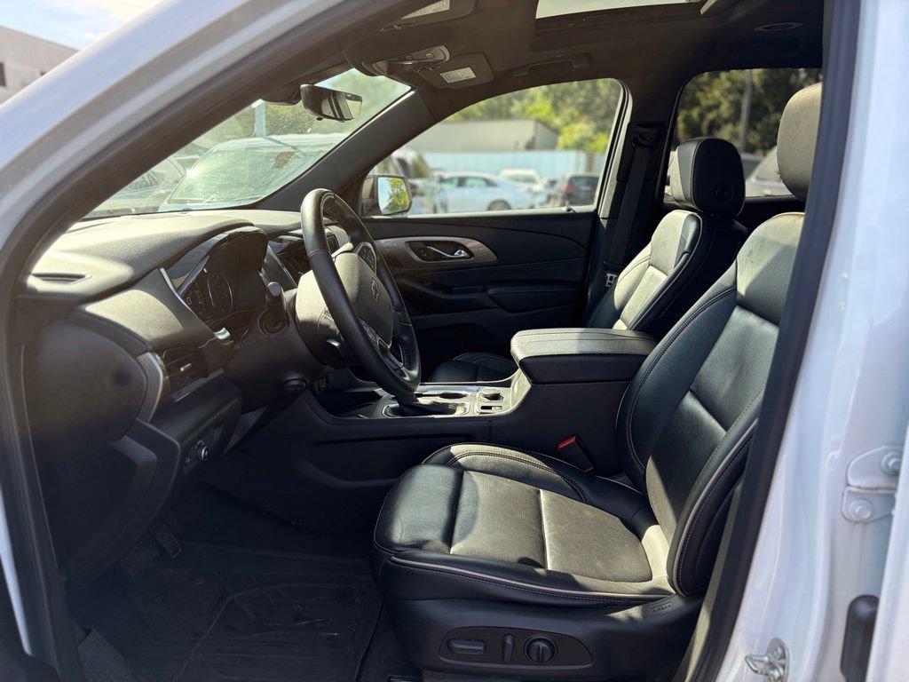 Used 2023 Chevrolet Traverse Premier w/ Redline Edition AWD/4WD image 25