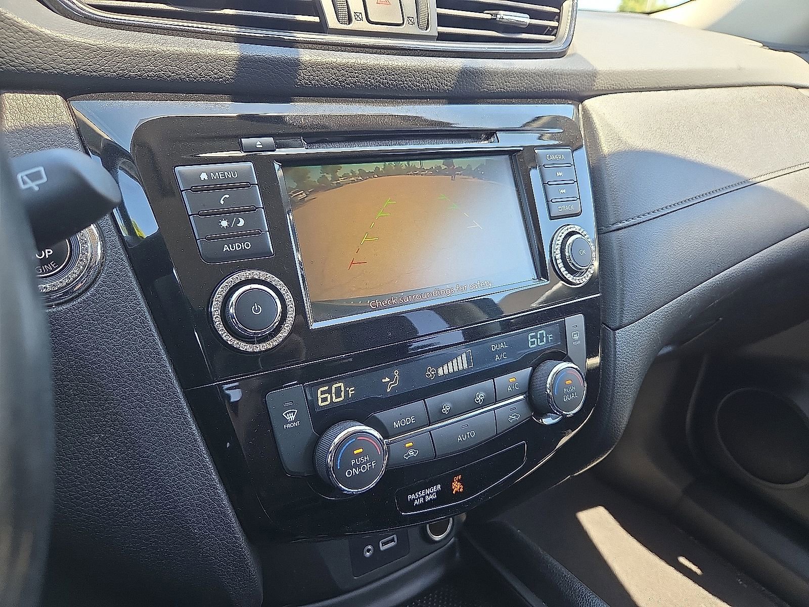 Used 2018 Nissan Rogue SV AWD/4WD image 17