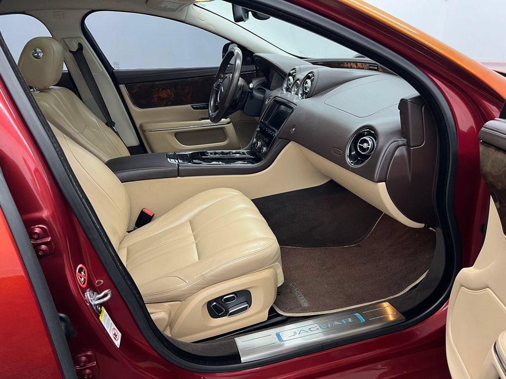 Used 2014 Jaguar XJ AWD image 26