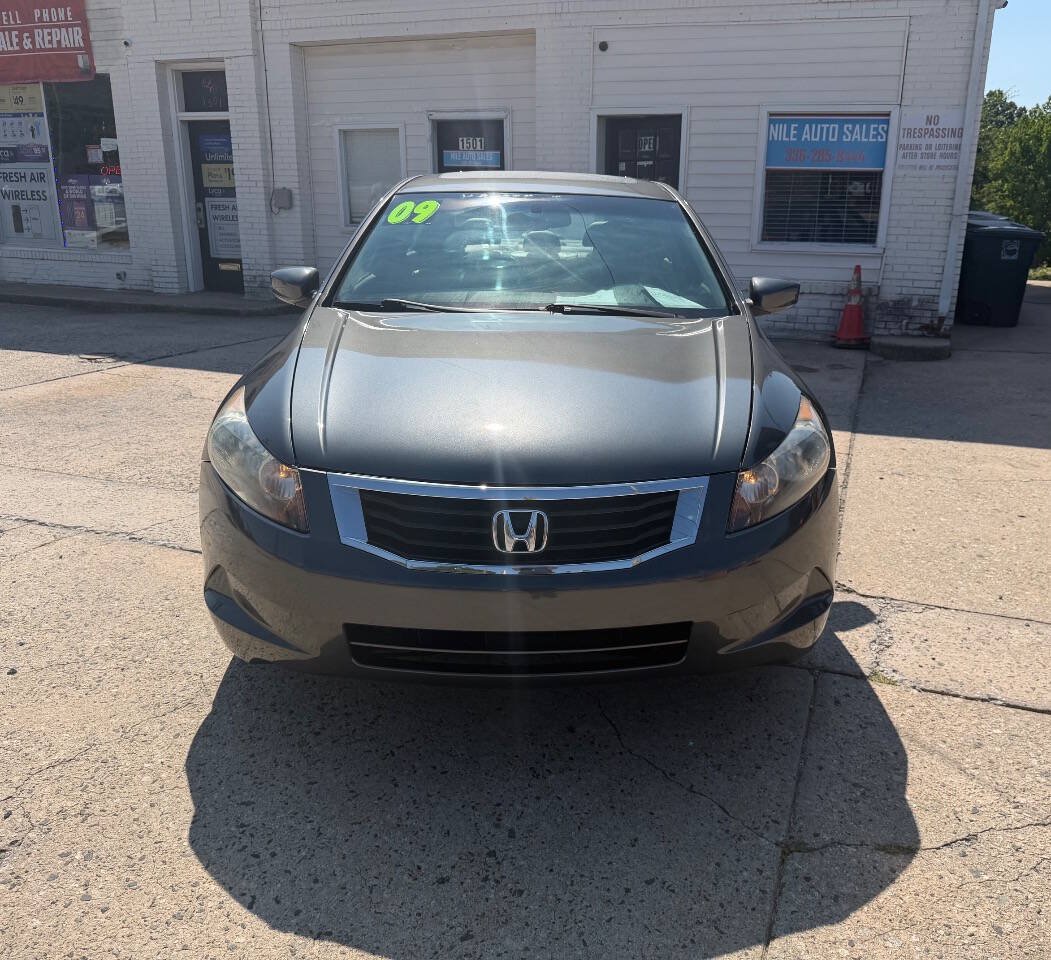 Used 2009 Honda Accord EX-L image 2