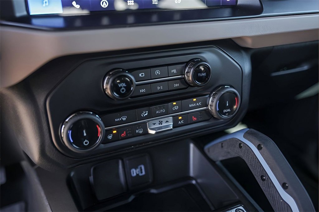 Used 2022 Ford Bronco Wildtrak image 18