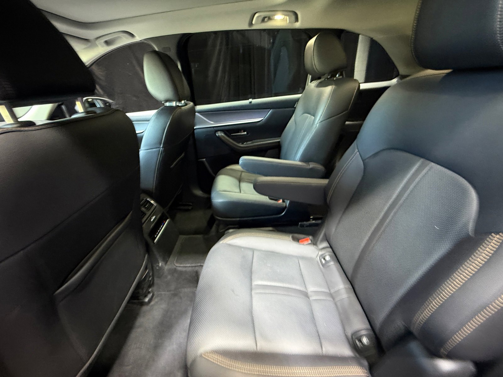 Used 2024 MAZDA CX-90 Plug-In Hybrid w/ Premium Pkg image 17