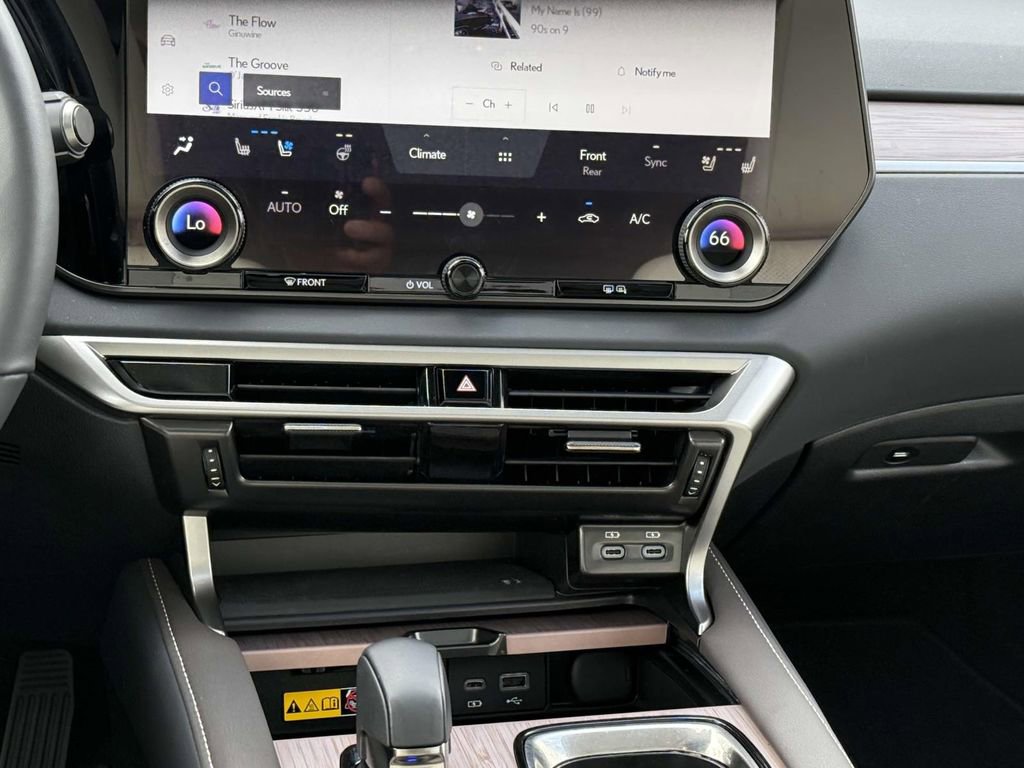 Used 2024 Lexus RX 350 Premium image 17