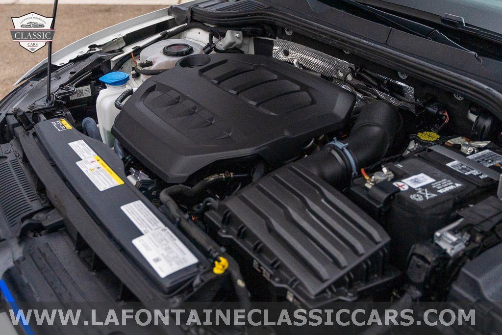 Used 2022 Volkswagen Golf R image 30