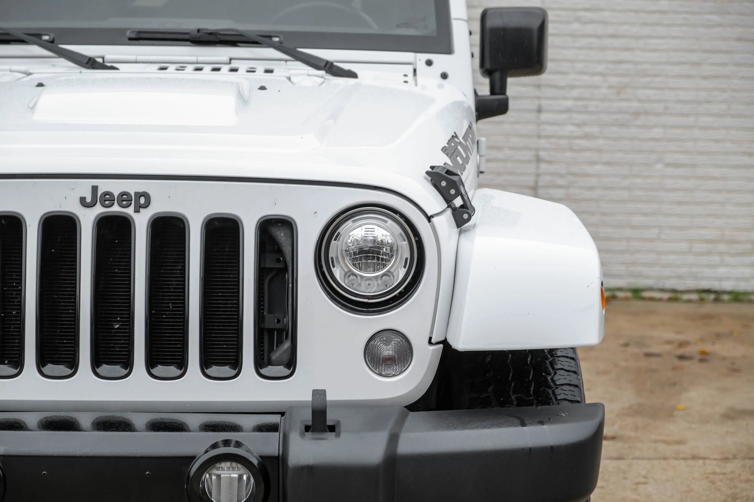Used 2017 Jeep Wrangler Unlimited Sahara AWD/4WD image 38